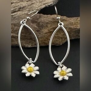 🌼RARE BRIGHTON VINTAGE🌼 Sterling Silver Daisy Drop Earrings